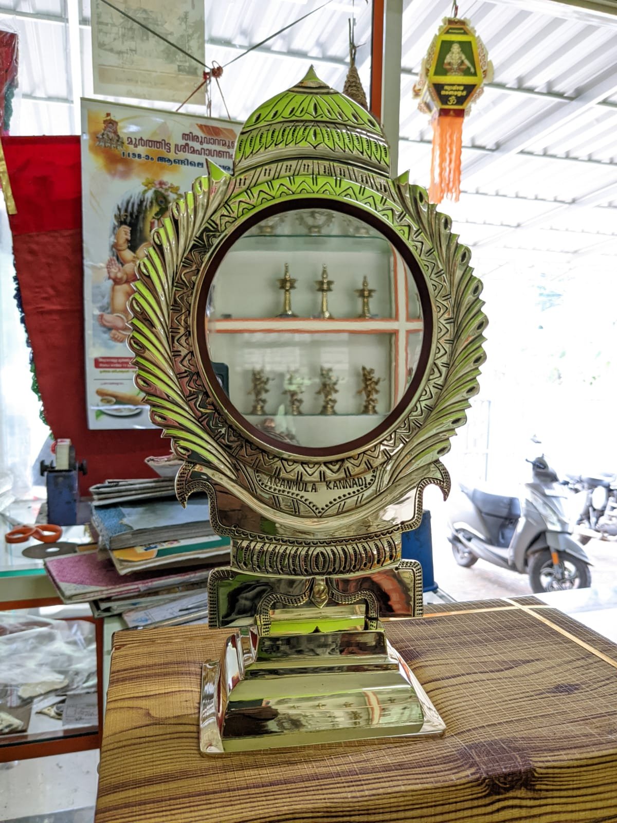 Aranmula kannadi with designed Edge 5 inch mirror size