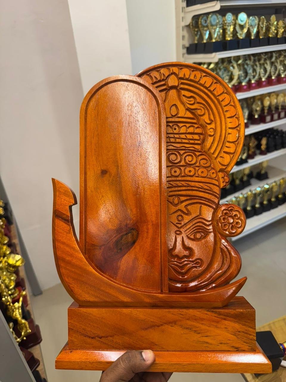 Premium Mahogany Wood Kathakali Memento – 40 cm Handcrafted Half-Face Wooden Sculpture | Kerala Cultural Decor & Award Gift by Mannar Craft
