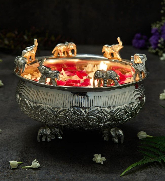 Mannar craft Silver Intricately Designed Uruli With 8 Elephants