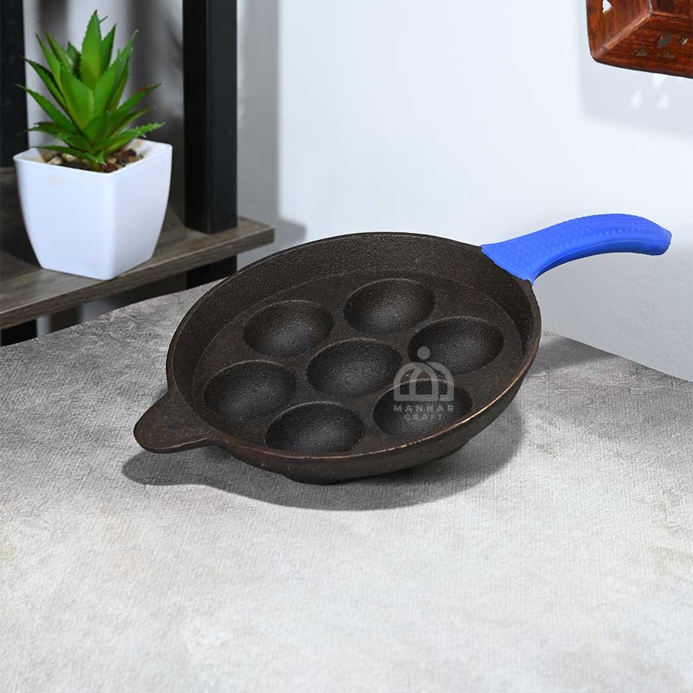 Mannar Craft Pre - seasoned Cast Iron Paniyaram Pan with Silicone Handle Grips - 7 Moulds - Long Handle – Ideal for Making Paniyaram, Appam & More