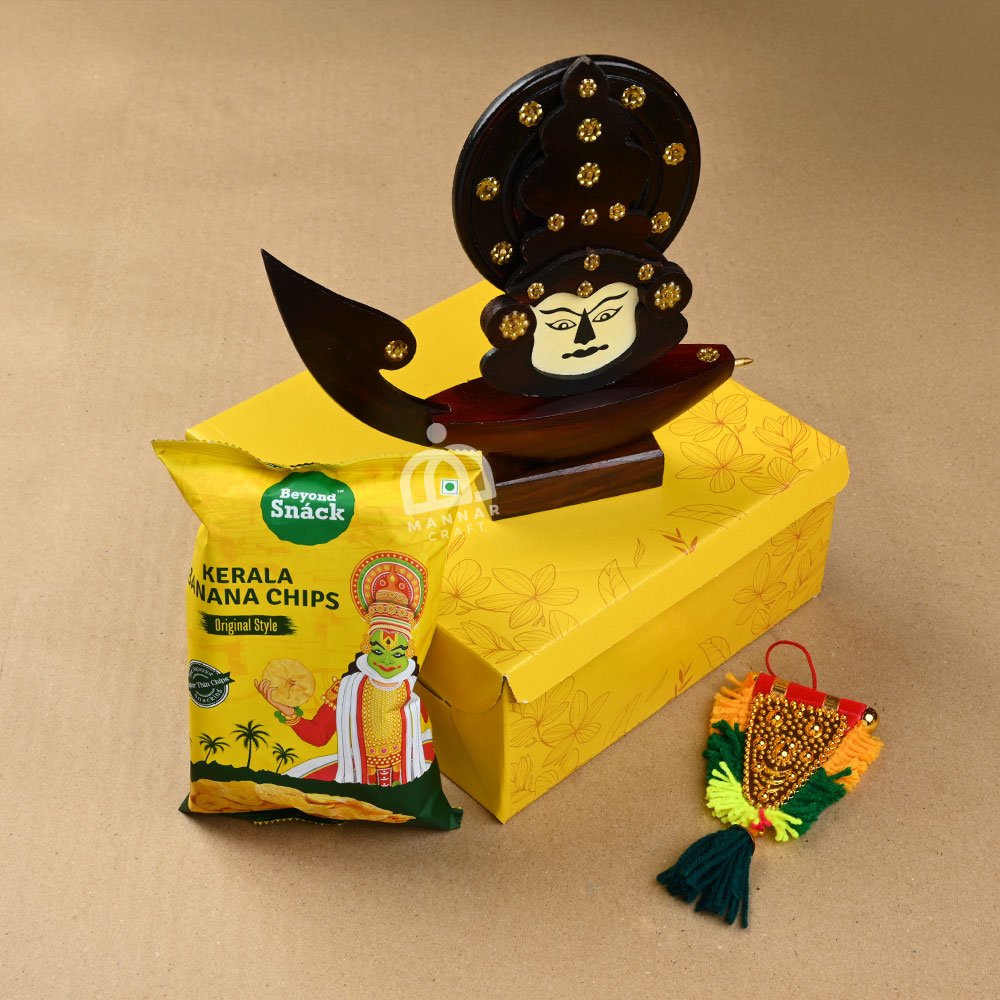 Mannar Craft Kerala Onam Combo – Kathakali with Boat Showpiece, Banana Chips & Nettipattam