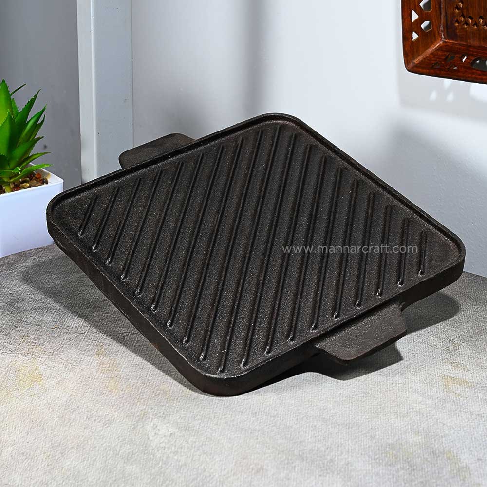 10.5 Inch Dia Pre-Seasoned Black Cast Iron Griddle Pan Reversible (Tawa + Grill Pan)-Black