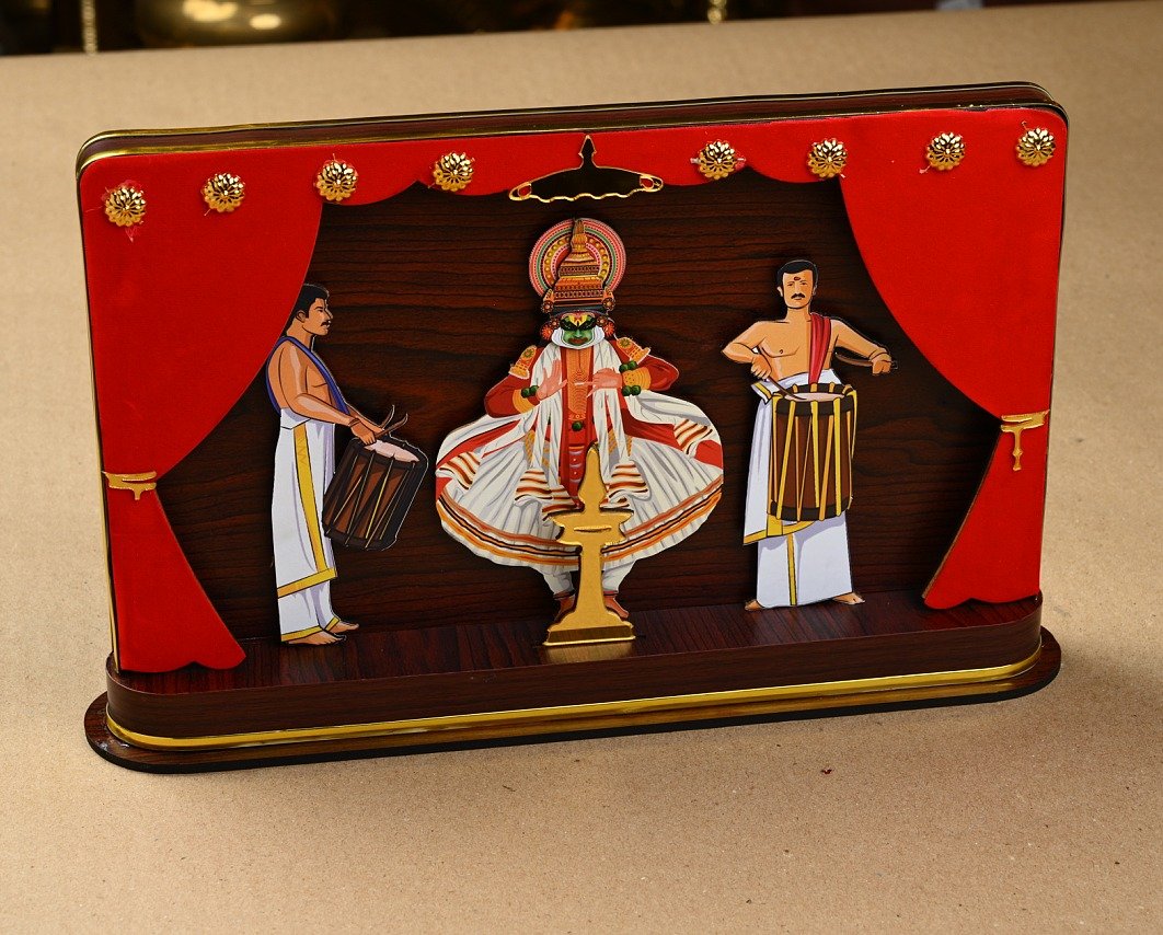 Kathakali Performance Wooden Showpiece – Handcrafted MDF Printed Figurine with Velvet Curtain | Kerala Traditional Dance Decor & Gift by Mannar Craft