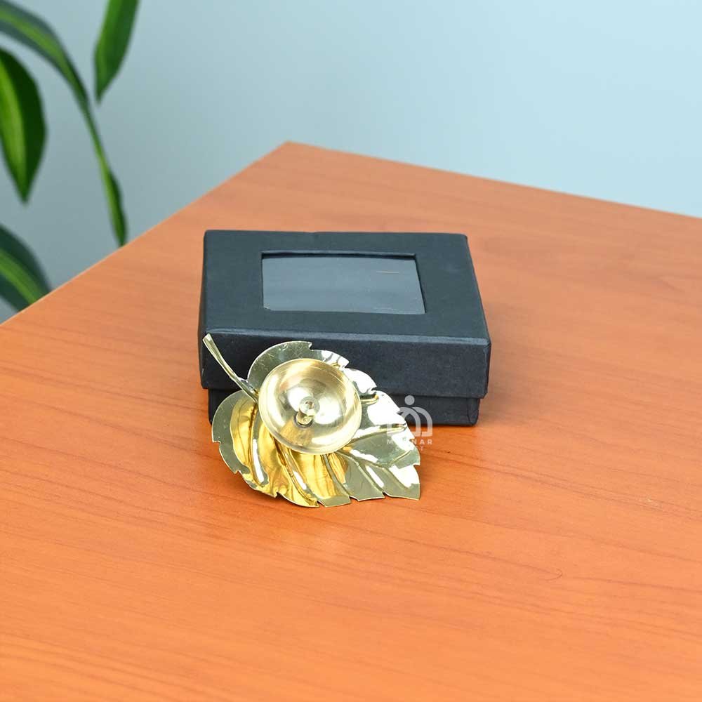 Paan / Betel Leaf Shaped Brass Diya with Gift Box – Traditional Oil Lamp/Deepak for Pooja, Temple & Diwali Decoration