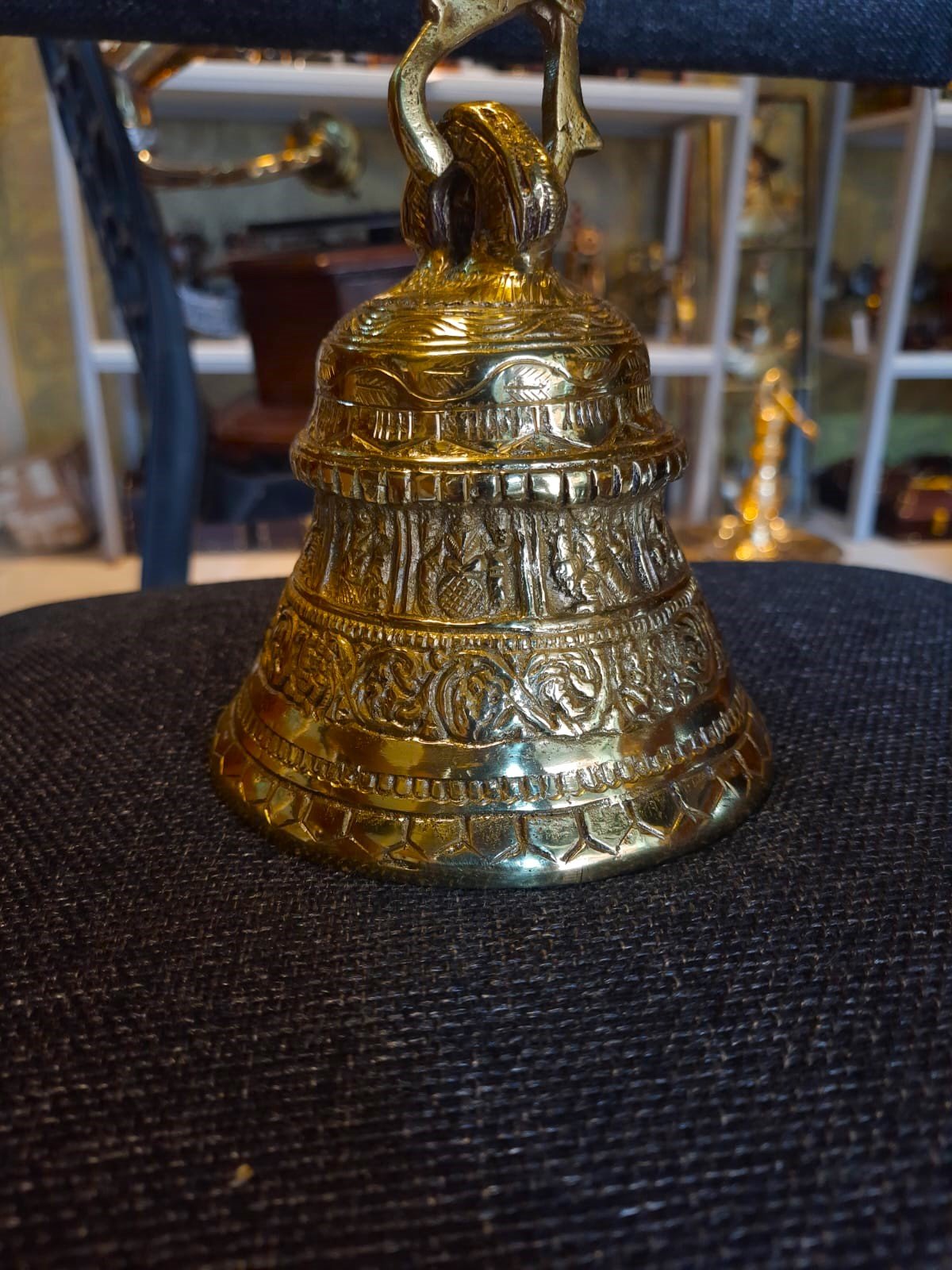 Hanging Bell with chain-5.5 Inch Matt (Big)