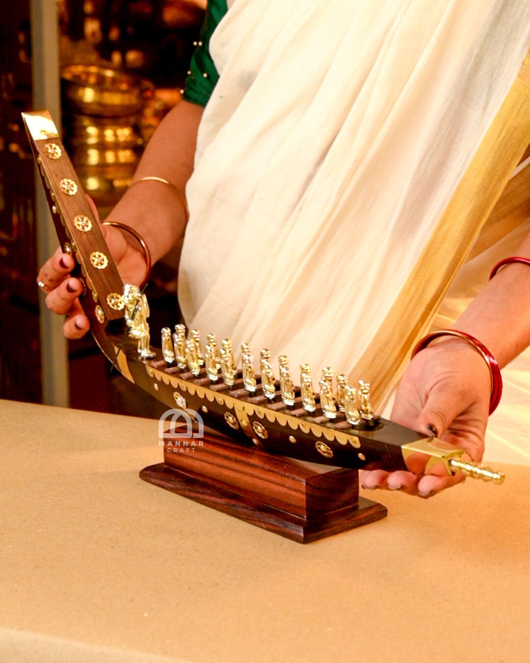 Hand-Carved Wooden Snake Boat Memento – Kerala Vallamkali Decor Showpiece for Home & Office – 18 inch – Traditional Gift Item by Mannar Craft