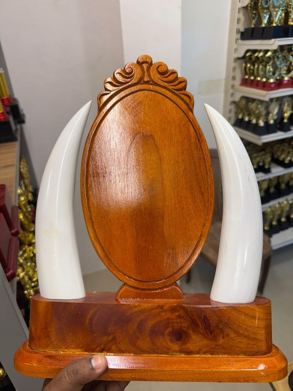 Premium Mahogany Wood Tusk Oval Memento – 39 cm Handcrafted Wooden Trophy with Elephant Tusk Design | Cultural Gift & Wildlife Decor by Mannar Craft