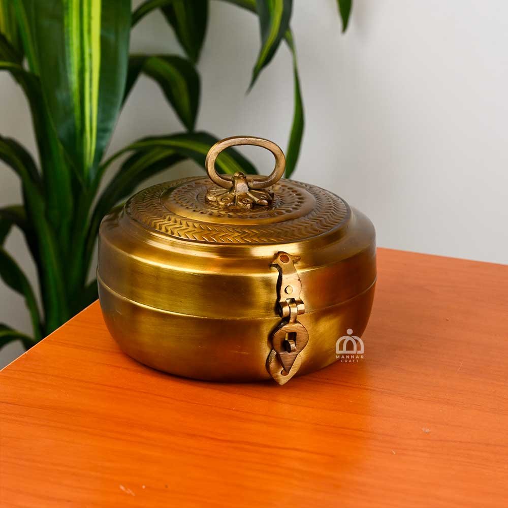Mannar Craft Premium Brass Chapathi Box – 1kg | Traditional Brass Roti Box with Lid | Durable & Food-Safe Storage